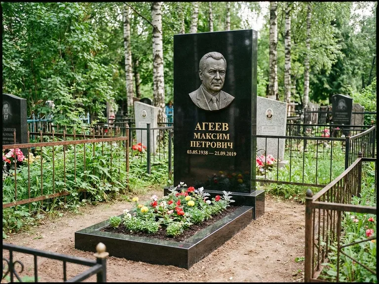 Памятник с барельефом — выполненная работа 1 в Хабаровске