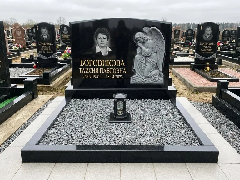 Памятник с барельефом — выполненная работа 38 в Хабаровске