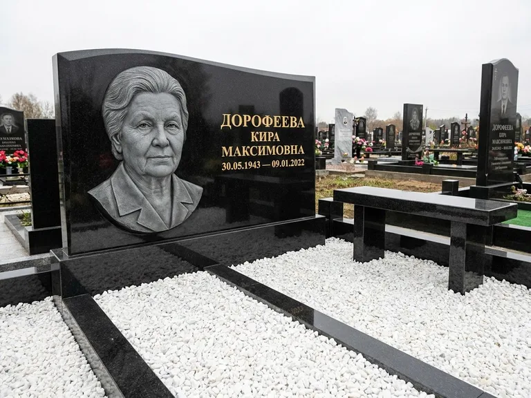 Памятник с барельефом — выполненная работа 41 в Хабаровске