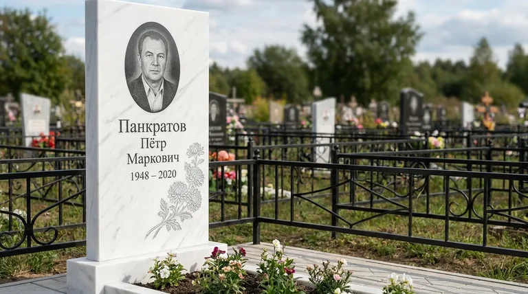 Памятник с гравировкой хризантем — выполненная работа «Панкратов» в Хабаровске