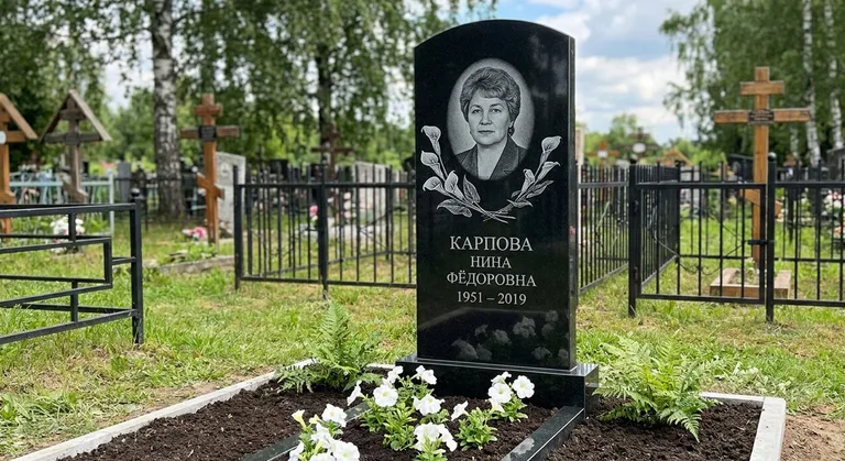 Памятник с гравировкой калл — выполненная работа «Карпова» в Хабаровске