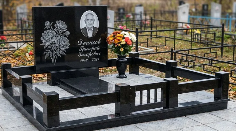 Памятник с гравировкой пионов — выполненная работа «Денисов» в Хабаровске