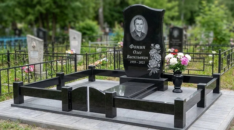 Памятник с гравировкой пионов — выполненная работа «Фомин» в Хабаровске