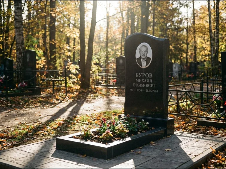 Овальный керамический портрет — установленная работа в Хабаровске