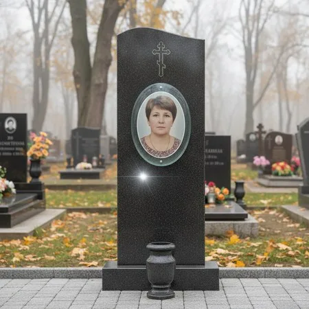 Овальный портрет на стекле 240×300 мм на памятнике в Хабаровске