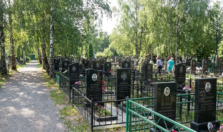 Пыхтинское кладбище в Москве