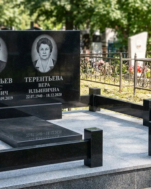 Премиум памятник под ключ с золочёной гравировкой в Хабаровске