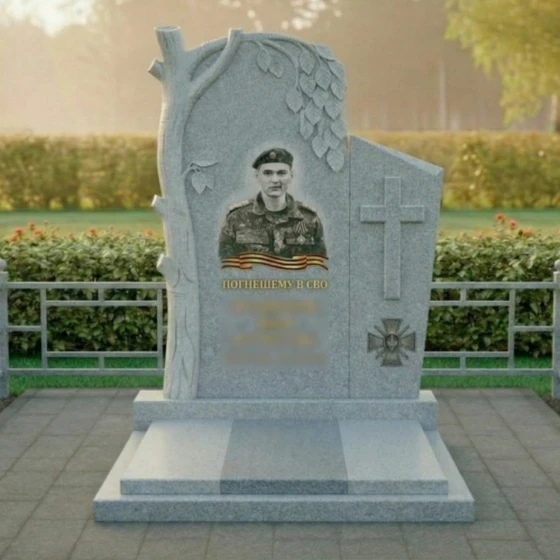 Гранитный памятник с березой и крестом, гранит Мансуровский
