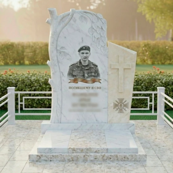 Гранитный памятник с березой и крестом, мрамор Тассос