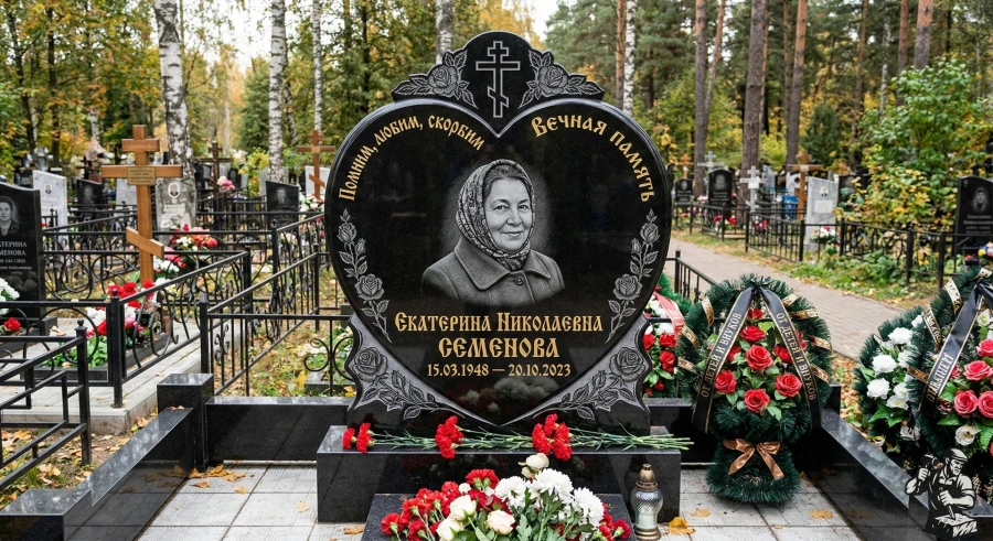 nadgrobie-serdce-semenova-ekaterina